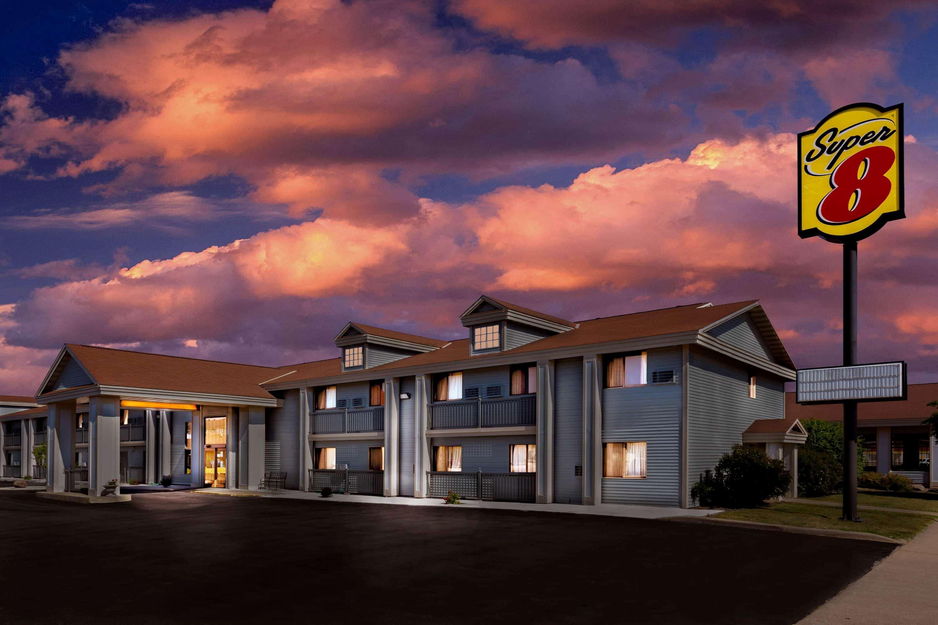 Hotel Super 8 By Wyndham La Crosse Exterior foto